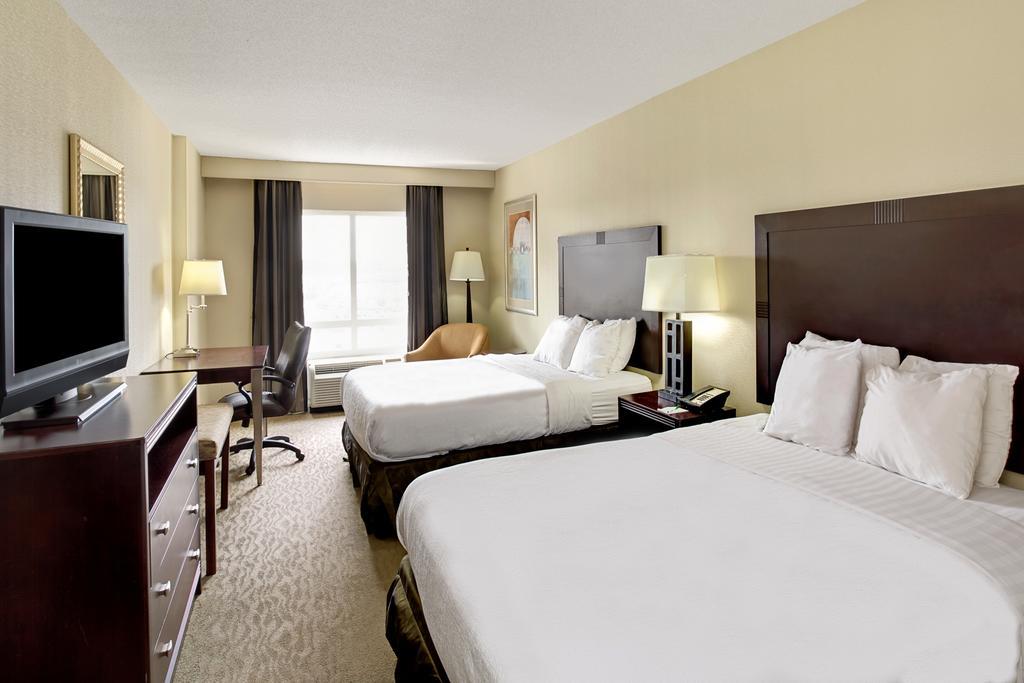 Wyndham Garden Duluth Hotel Exterior photo